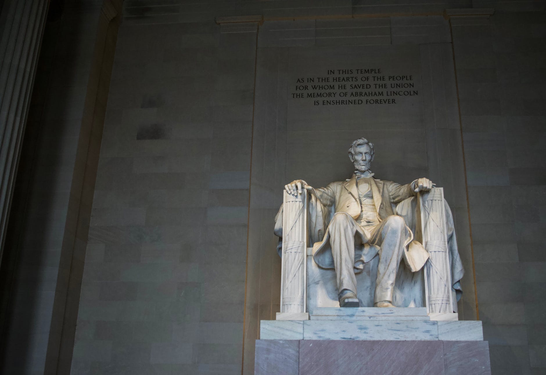 famous seated statue of president in memorial